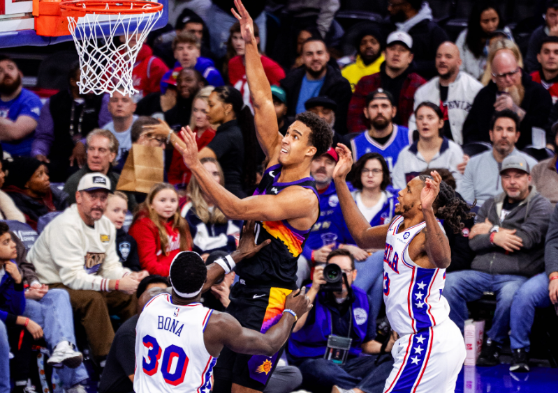 华体会-格林复出2记三分布克27+3+4，探花带不动西帝25中7，太阳大胜76人