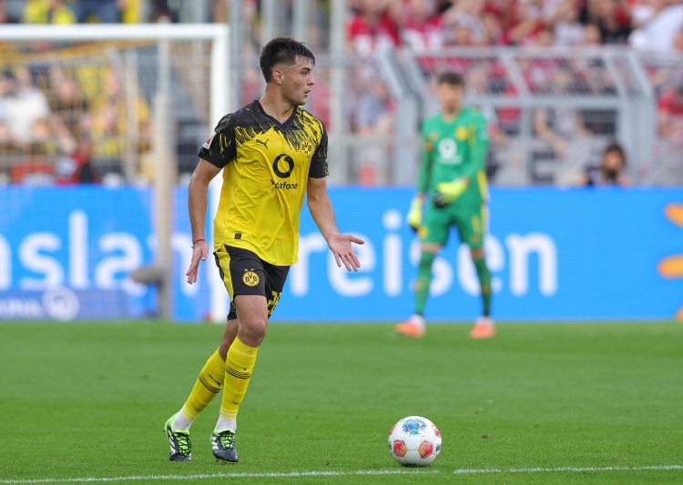 回归!官方:切尔西激活合同条款,从多特提前召回中卫安塞尔米诺