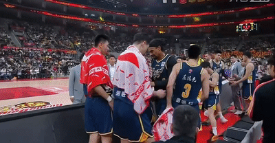 华体会官网-2连败广东再传4坏消息!新添2员伤兵,一夜3人离队,CBA杯更难了