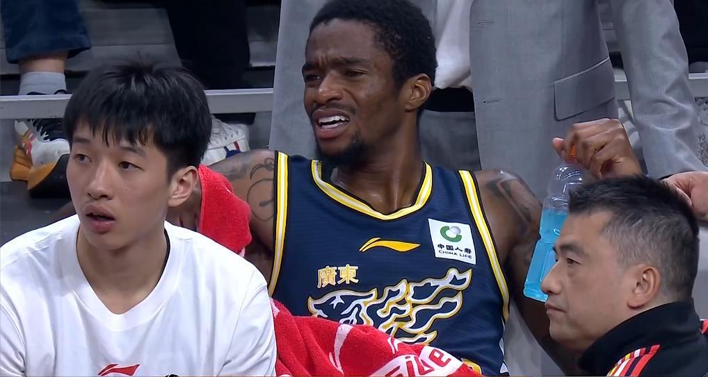 华体会官网-2连败广东再传4坏消息!新添2员伤兵,一夜3人离队,CBA杯更难了