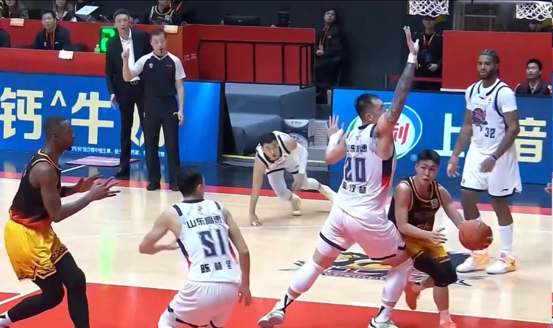 华体会-入选集训队又怎样？郭导固执+保守，最佳新秀大概率落选正式名单