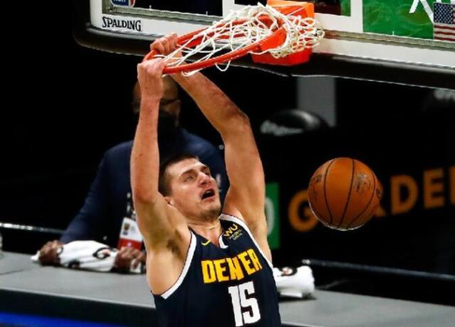 揭秘约基奇再进化！总在赛后加练 领袖气质更强了